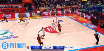 DB视讯百家乐😎手起刀落！刘毅底角接球稳稳命中压哨三分