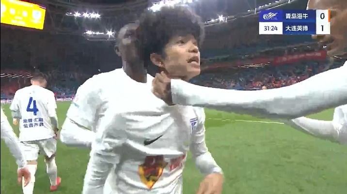 DB视讯官方登录入口半场-吕焯毅远射破门 大连英博暂1-0青岛海牛